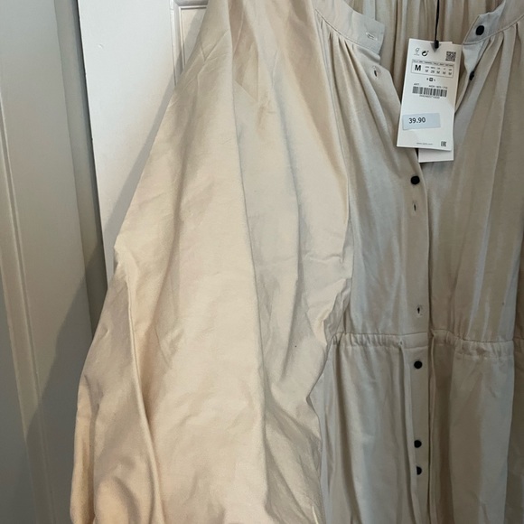 Zara dress with balloon sleeve - Picture 6 of 6